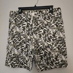 Banana Republic Olive & White Leaf-Print Drawstring Shorts